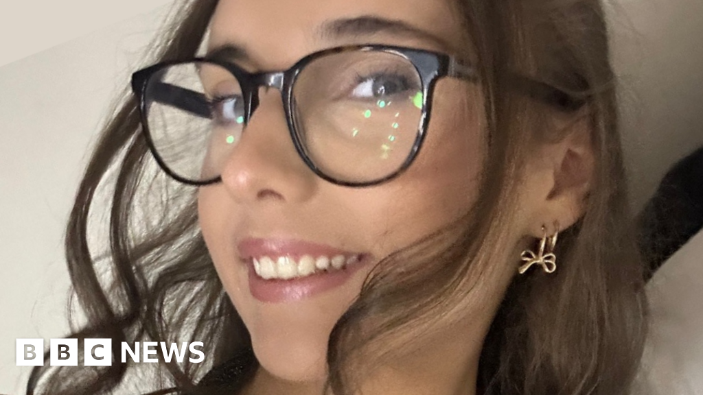 Abergele teenager diagnosed with rare allergy to cold temperatures.