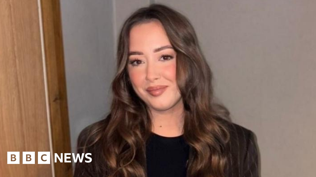 Endometriosis: ‘It’s like barbed wire,’ says woman on gynae waiting list.