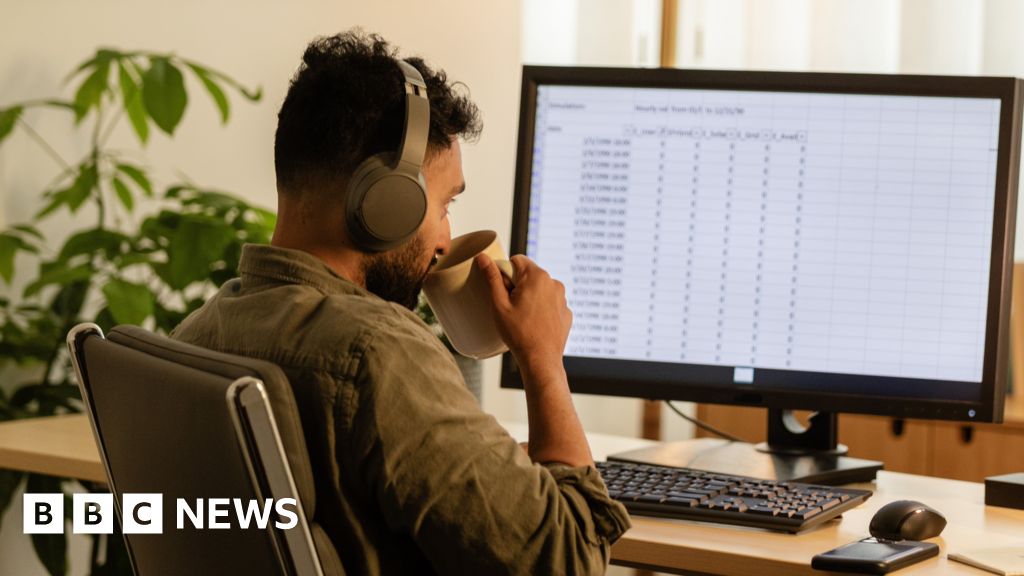 Excel: Workers cling to the software despite shift to AI