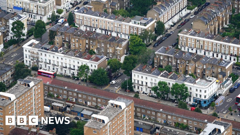 Ground rents to be capped at £250 a year for leaseholders