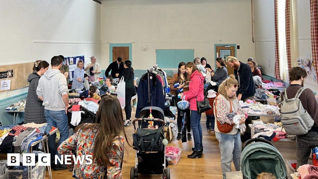 ‘Incredible’ response for Eynsham kids clothes swap shop