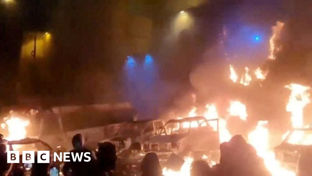 Iran protests: Medics describe overwhelmed hospitals as demonstrations enter second week