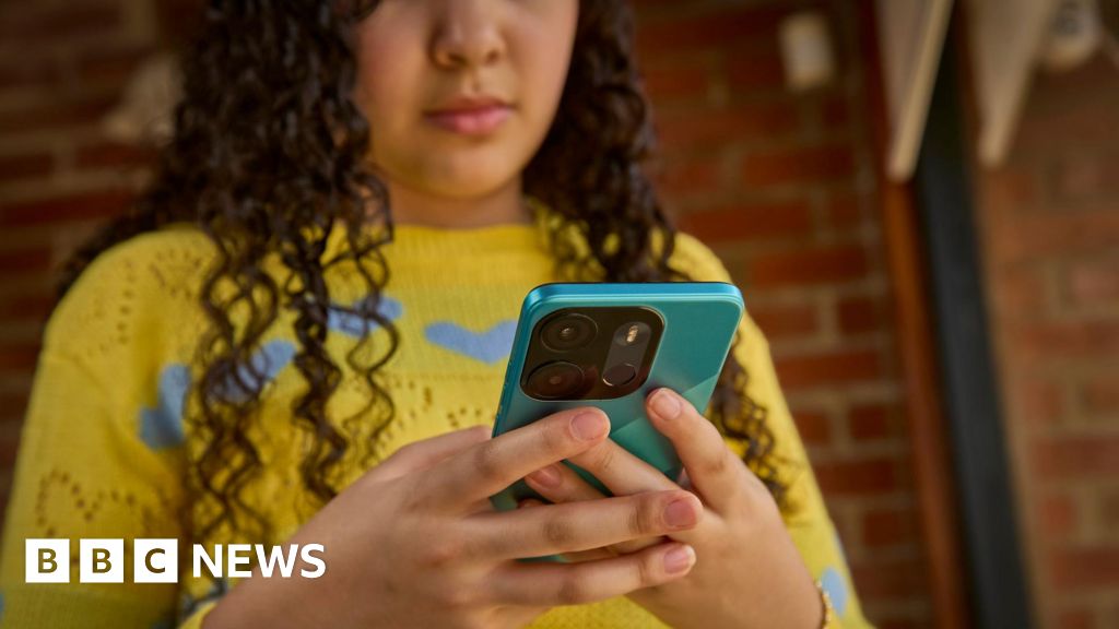 UK to consult on social media ban for under 16s
