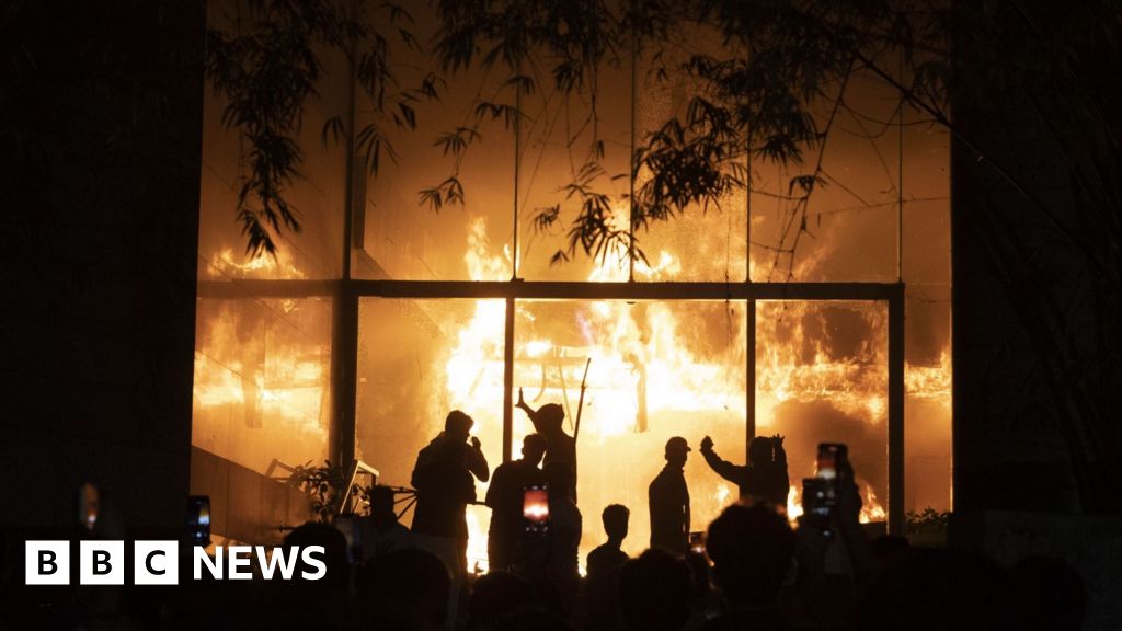 Bangladesh Daily Star: Inside the night a mob burned a newspaper