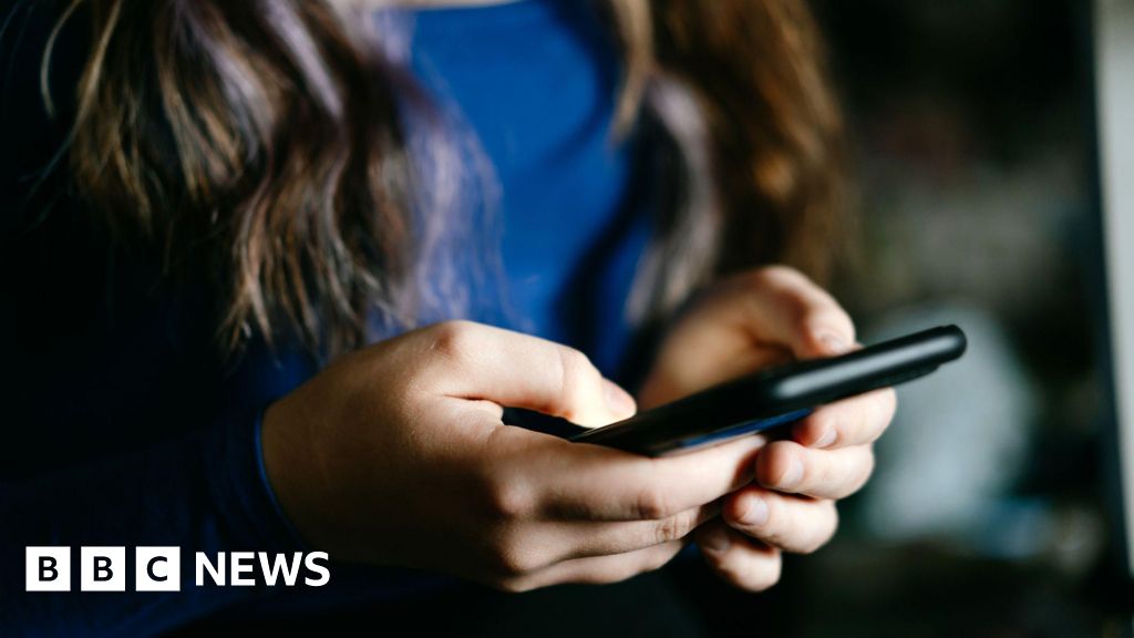 Children bombarded with weight loss drug ads online, says report.