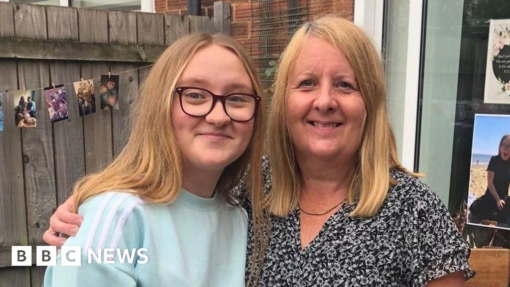 Deaf patients condemn shortage of BSL interpreters in NHS