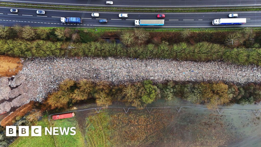 Fire risk report on Kidlington illegal waste tip kept from public.