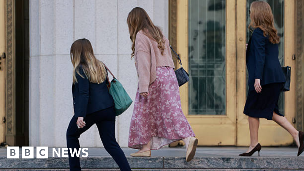 ‘I spent all my time on Instagram’ says woman in landmark trial