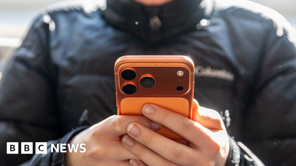 Instagram to alert parents if teens search for self-harm content