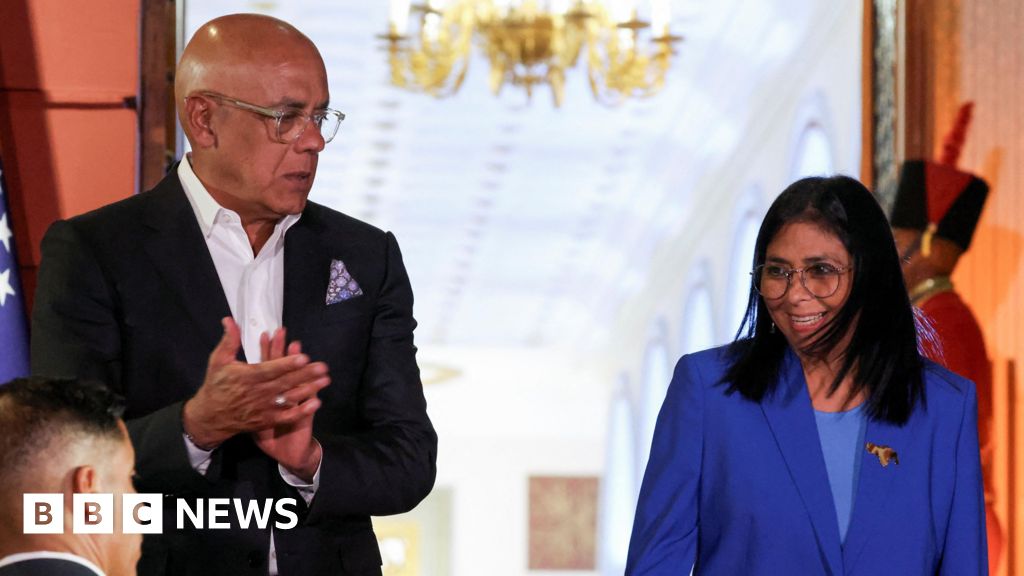 More than 1,500 Venezuelan political prisoners apply for amnesty.