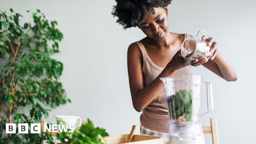 Olive oil and bone broth: Do viral gut health foods work?