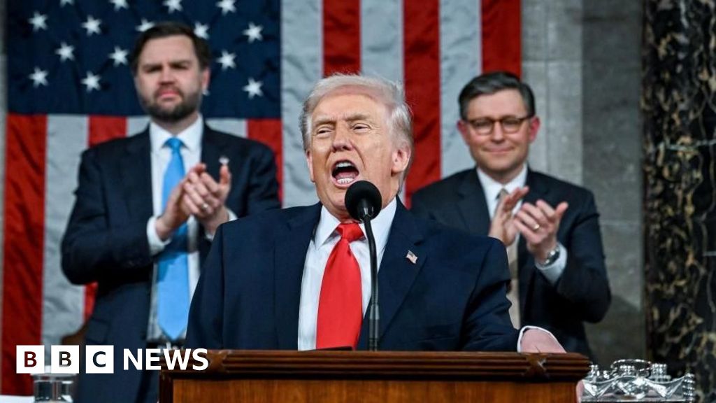 Trump’s theatrical State of the Union address offers little hint of any change in course