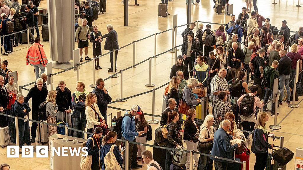 Warning of long airport queues under new EU border control system