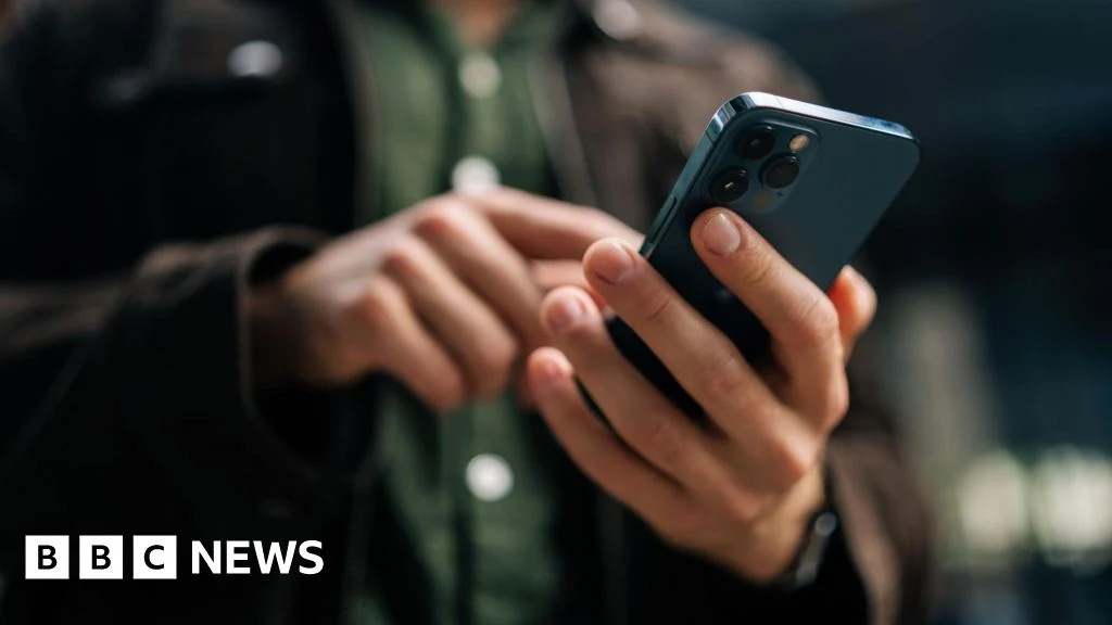 Ad for AI video app which said it could ‘remove anything’ banned