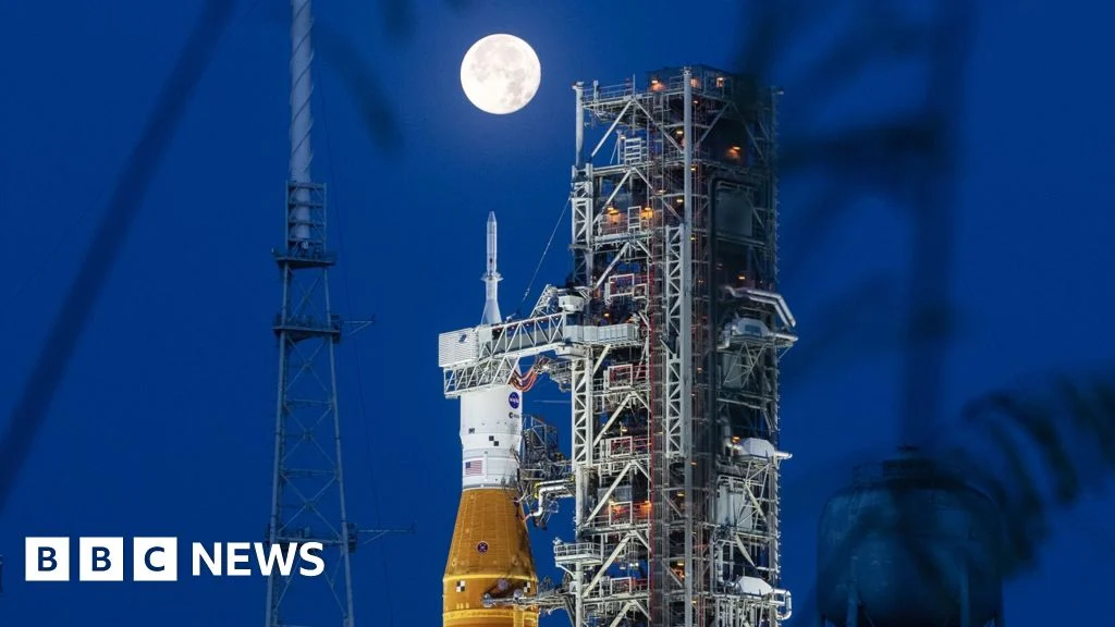 Artemis II: Nasa targets early April for Moon mission