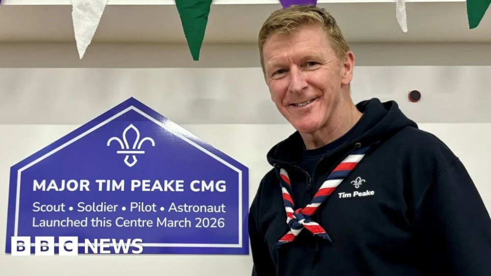 Astronaut Tim Peake leaves scouts starry-eyed at hut opening