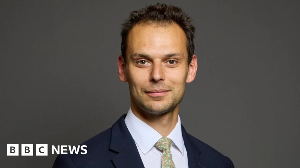 Cabinet Office minister Josh Simons resigns after Labour Together claims.