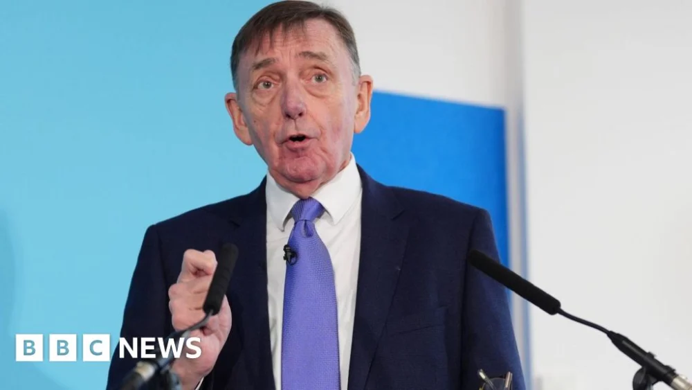 Ex-Labour mayor and councillor join Reform UK.