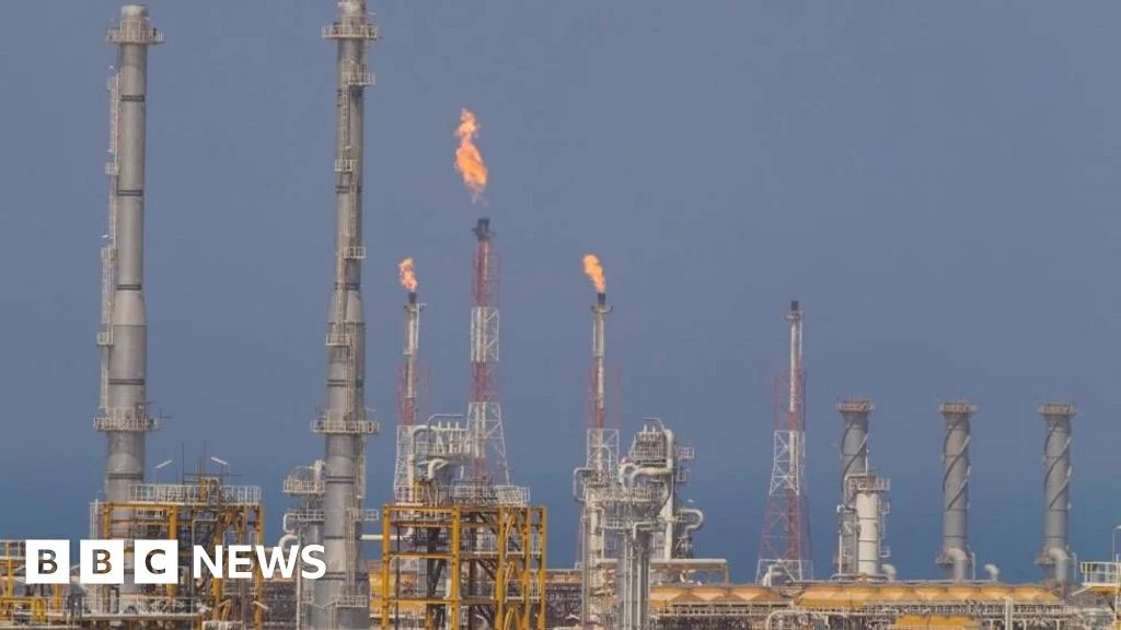 Oil and gas prices rise after gas field strike