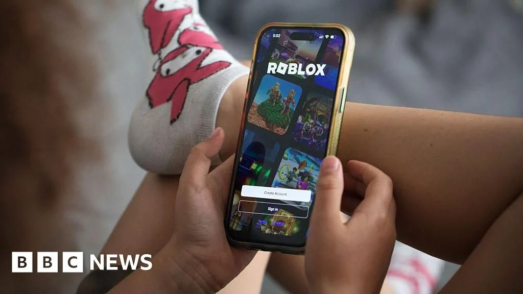 Parents should monitor children 24/7 on Roblox, says developer.