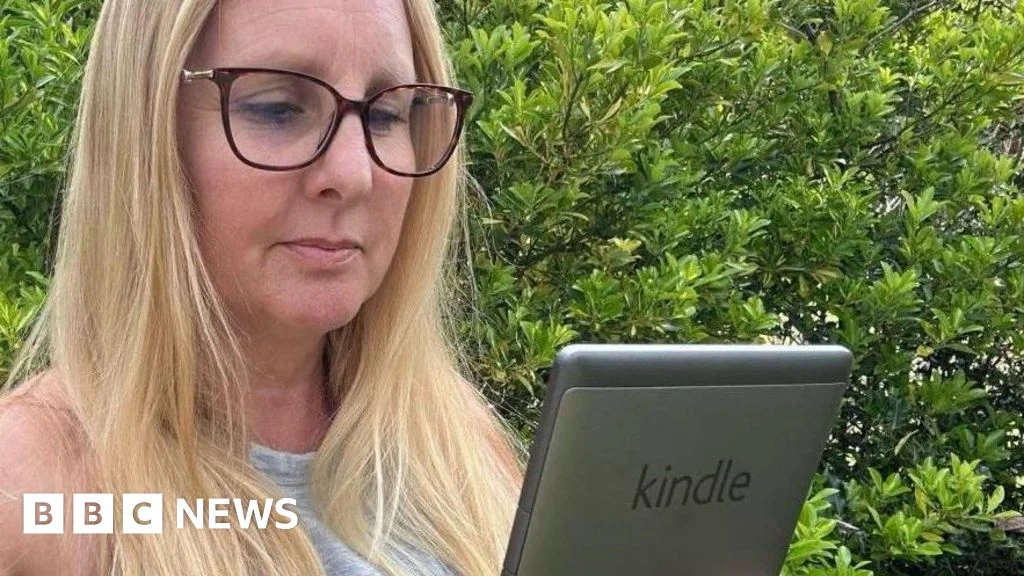 User anger as Amazon ends support for some older Kindles