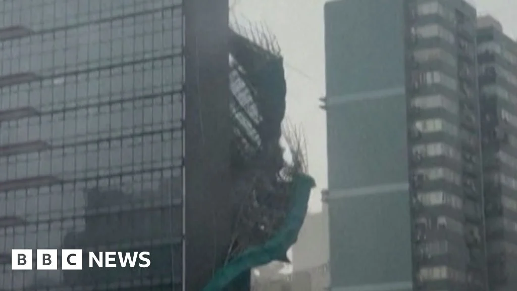 Watch: Scaffolding ripped from Hong Kong building as Typhoon Noul makes landfall.