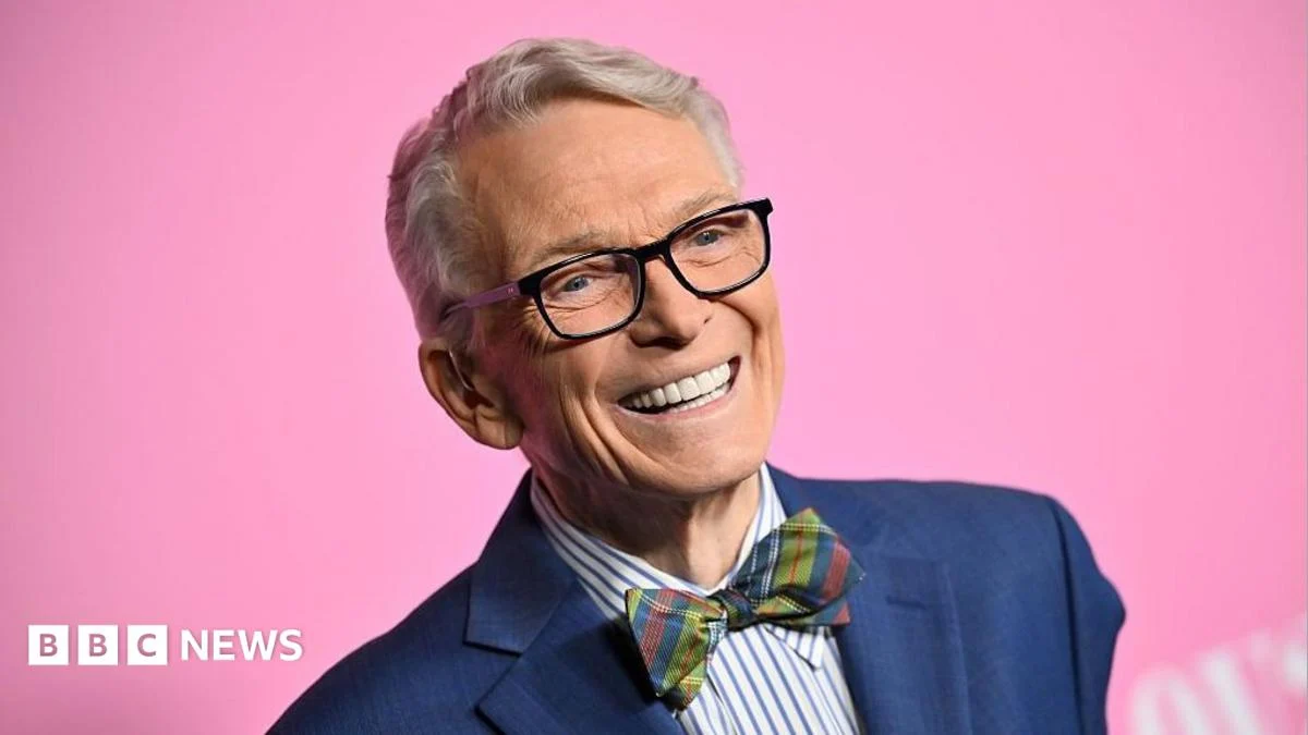 Bob Mackie: Legendary costume designer dies aged 87.